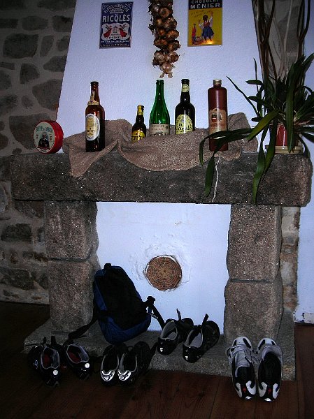 2011-09-22 17 Carnac L Estaminet Une Cheminee On a tente le coup du Pere Noel.JPG